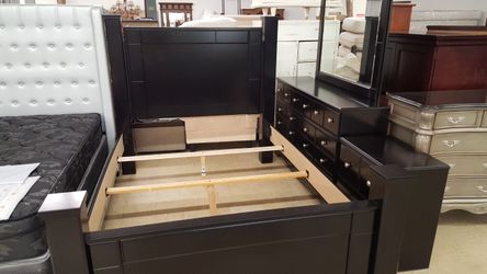 New Queen Bedroom Set