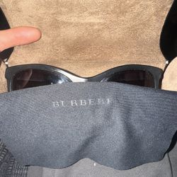 Burberry sunglasses 