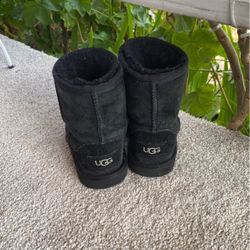 UGG Boots Black Sz 8. Kids 