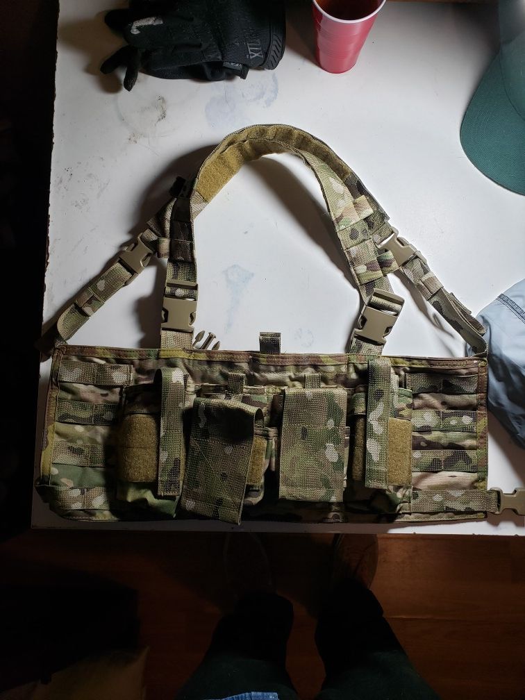 PIG UCR Chest rig
