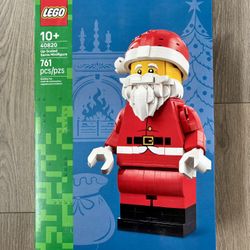 New LEGO Up-Scaled Santa Minifigure 40820