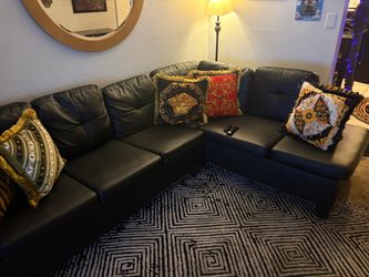 Sectional great condition with cup holders great for smaller front room