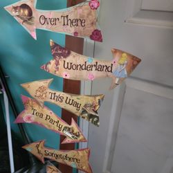 Alice In Wonderland Decor 
