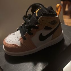Jordan 1 MID SE (TD)