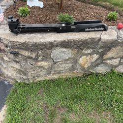 MotorGuide trolling motor mount