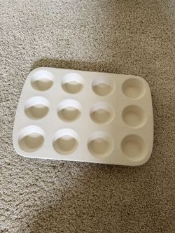 Beige Stoneware Muffin Cupcake Pan