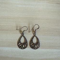 Silver Teardrop Dangle Earrings – Lightweight & Elegant