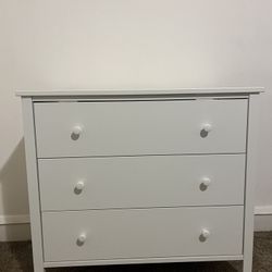 3 Drawers Dresser
