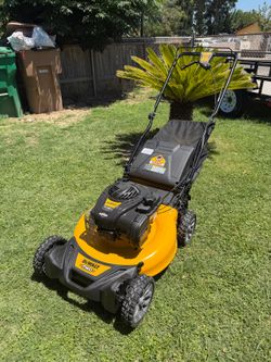 DEWALT
21 in. 150cc Briggs and Stratton 625ex Engine Rear Wheel Drive 2-in-1 Gas Self Propelled Walk Behind Lawn Mower