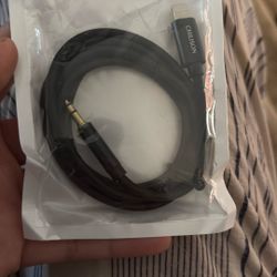 New Lightning to 3.5mm audio cable
