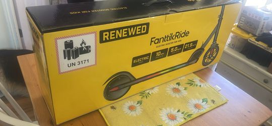 FanttikRide Kids Electric Scooter - RENEWED - 10MPH