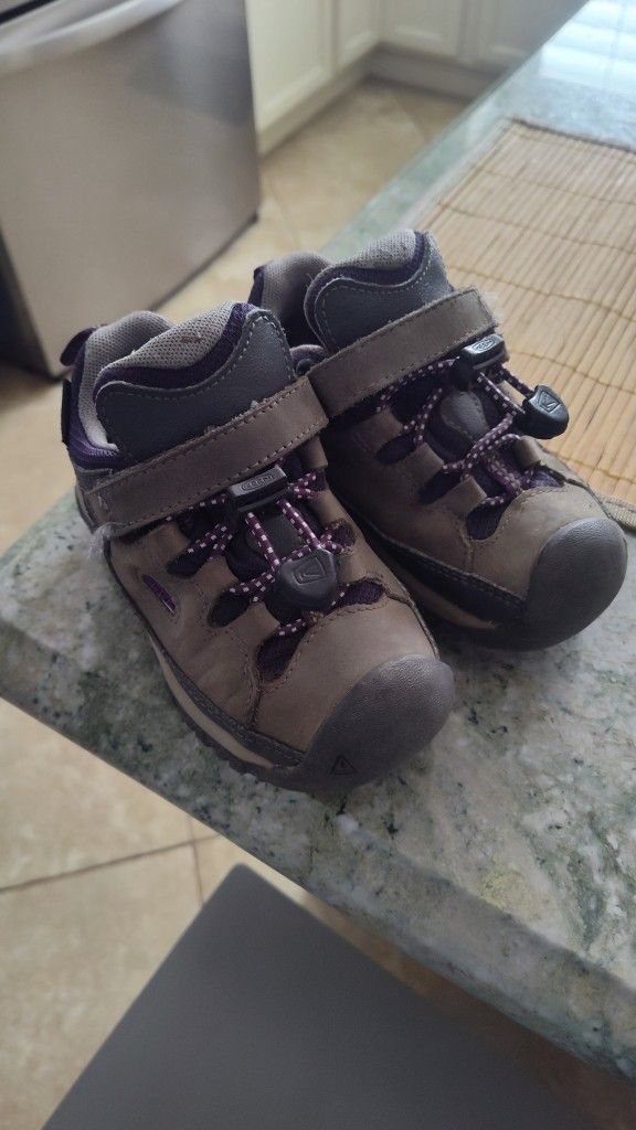 Keen Toddler Hiking Boots Size 8