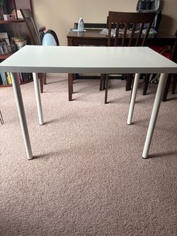 Desk/table