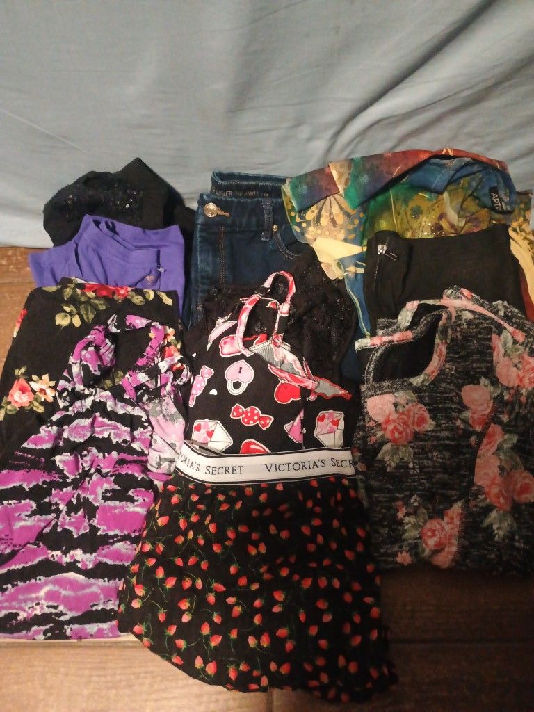 Women's Clothing Lot