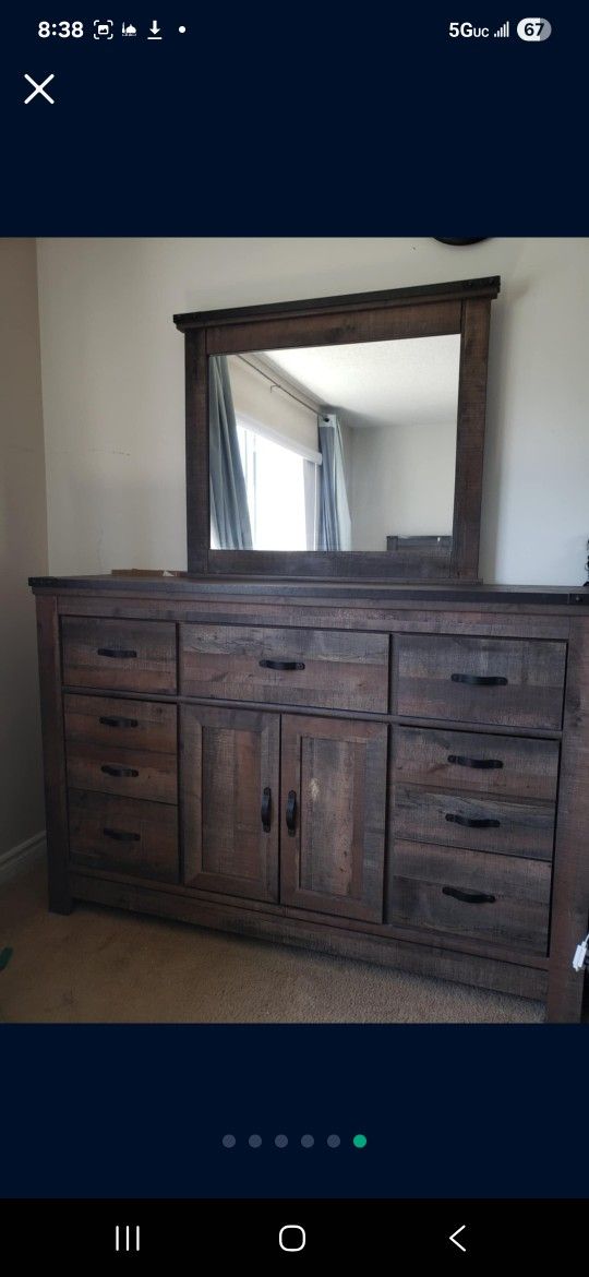 Dresser