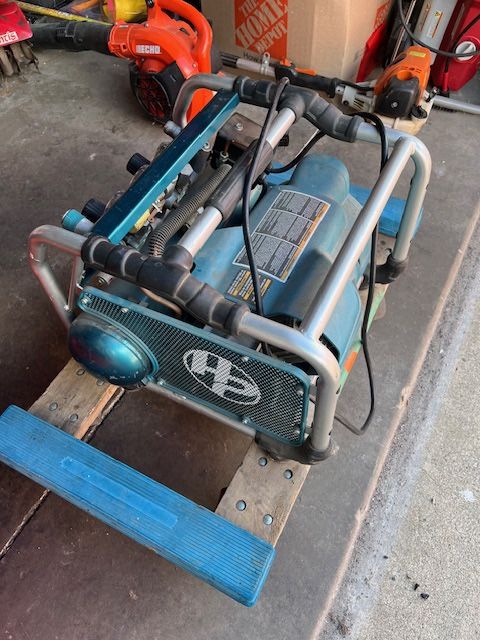 Makita  Ac310h Hp Air compressor 