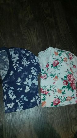 floral v neck shirts