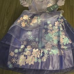 Isabela Costume