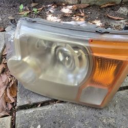 Land Rover LR3 LH Headlight