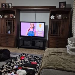 Entertainment center