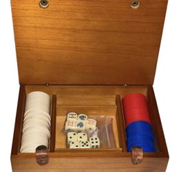 VINTAGE WOOD DICE & POKER CHIP BOX w/ Chips and Dice