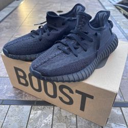 Authentic Yeezy 350 V2 Black Used With Box Size Men’s 6 1/2