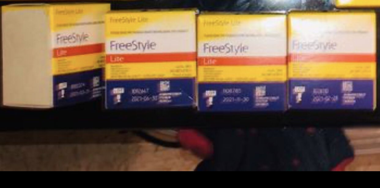 Freestyle lite 4 boxes of 50 count strips