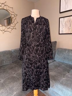 Long Sleeve Leaf Print Button-Down Midi Dress