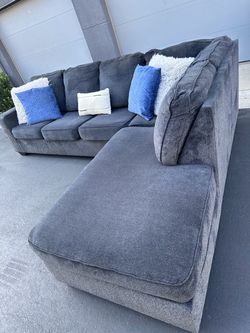 Absolutely gorgeous gray Ashley’s sectional couch !!