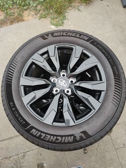 Toyota RAV4 rims and tires