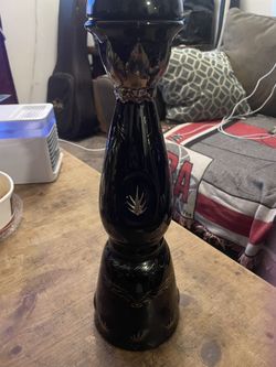 Close Azul Ultra Empty Bottle