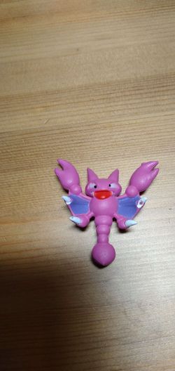 Gligar TOMY Monster Collection #207 Pokémon Figure Nintendo CGTSJ With Base