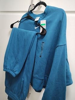 Nike sweatsuit