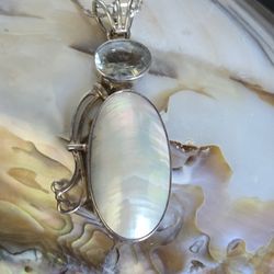 Vintage Sterling Silver Mother of Pearl and Green Amethyst Pendant Necklace 