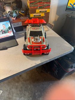 Radio Shack Grinder 4x4 R/C Monster Truck no Remote Control   Parts