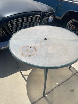 Round Metal Outdoor Patio Table