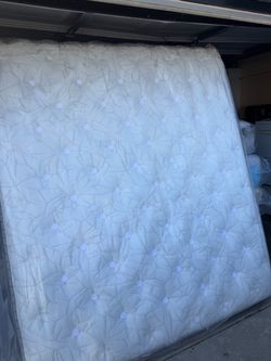 California king size bed mattress king koil intimate whisper rock extra firm ultra firm button top saatva avocado purple Kluft hotel collection Serta 