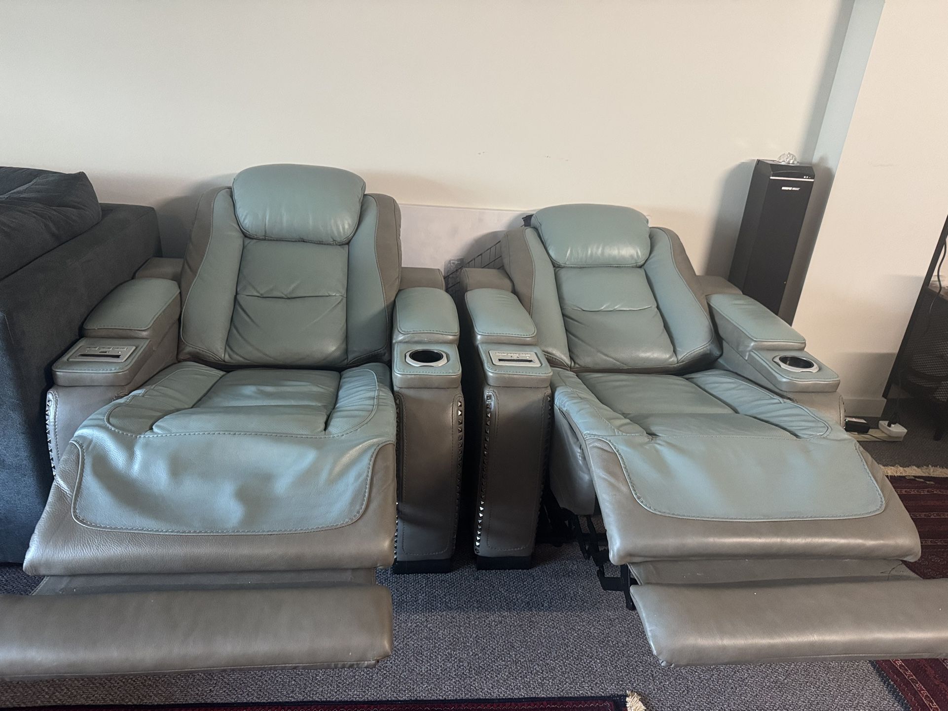 2 electric recliner chairs