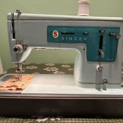Singer Sewing Machine - Model 347