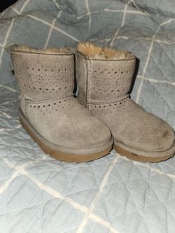 Girls Size 10k Uggs