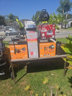 RIDGID
6 Gal. 150 PSI Portable Electric Oil-Free Jobsite Pancake Air Compressor with 25 ft. Air Hose and 18GA Brad Nailer STORE PRICE $219