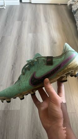 Soccer cleats