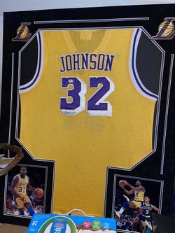 Magic Johnson Autographed Jersey 