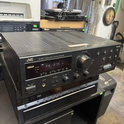 JVC RX-618V Audio Video Control 100 W Receiver Surround Phono No Remote