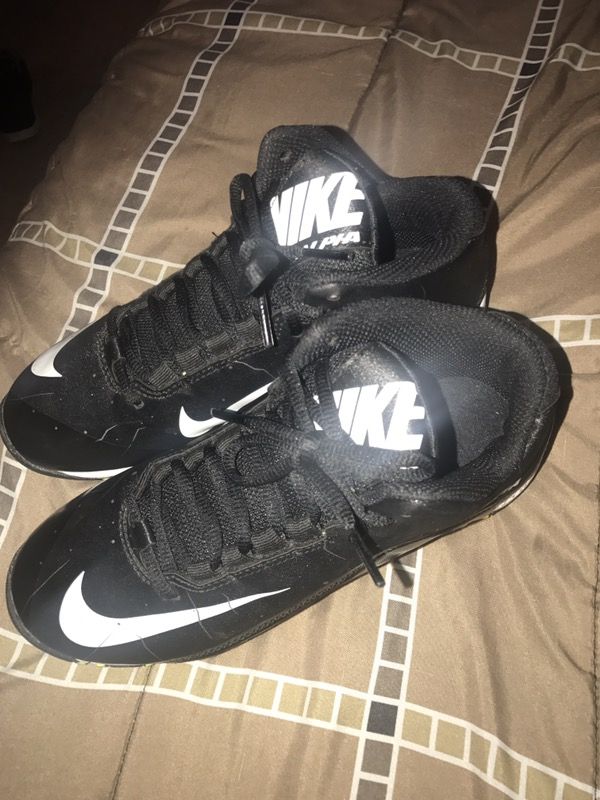 Football cleats