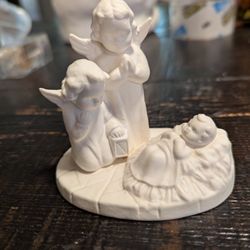 Goebel West Germany Hx312 Angels With Baby Jesus Figurine