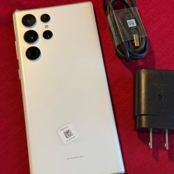 Samsung Galaxy S22 Ultra  , Unlocked  for all Company Carrier ,  Excellent Condition Like New  