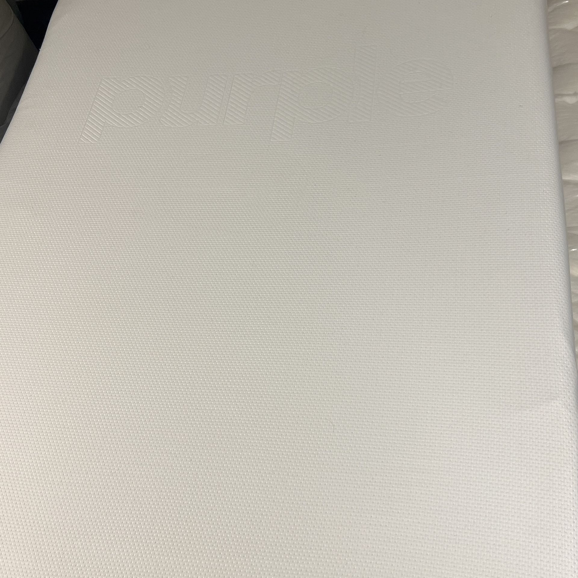 Queen Purple Plus Mattress (Excellent Condition)