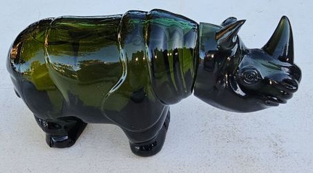 Vintage Avon Green Glass Rhino After Shave Bottle. Plastic Head on Cap Full!