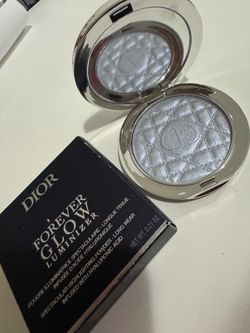 Forever Glow Luminizer Highlighting Powder